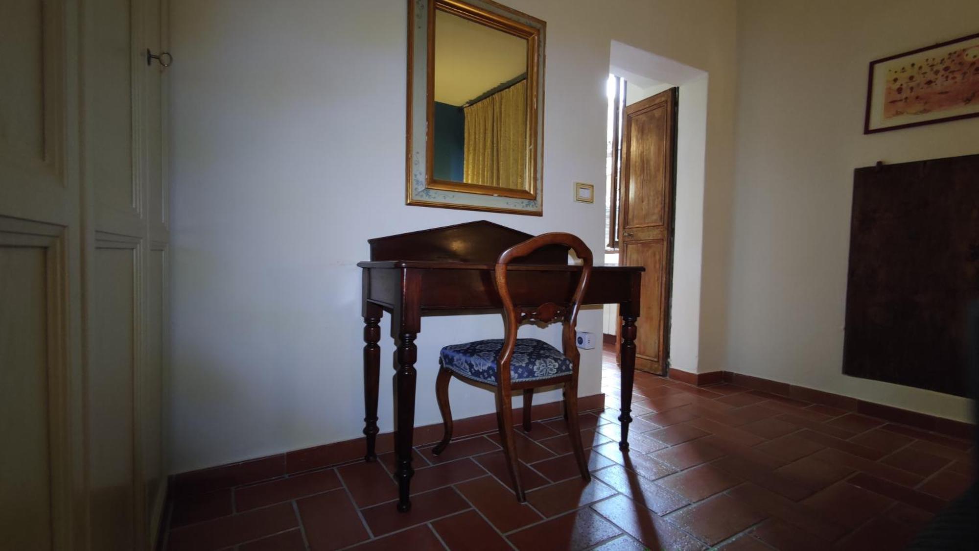 Numero 6 Todi Luaran gambar